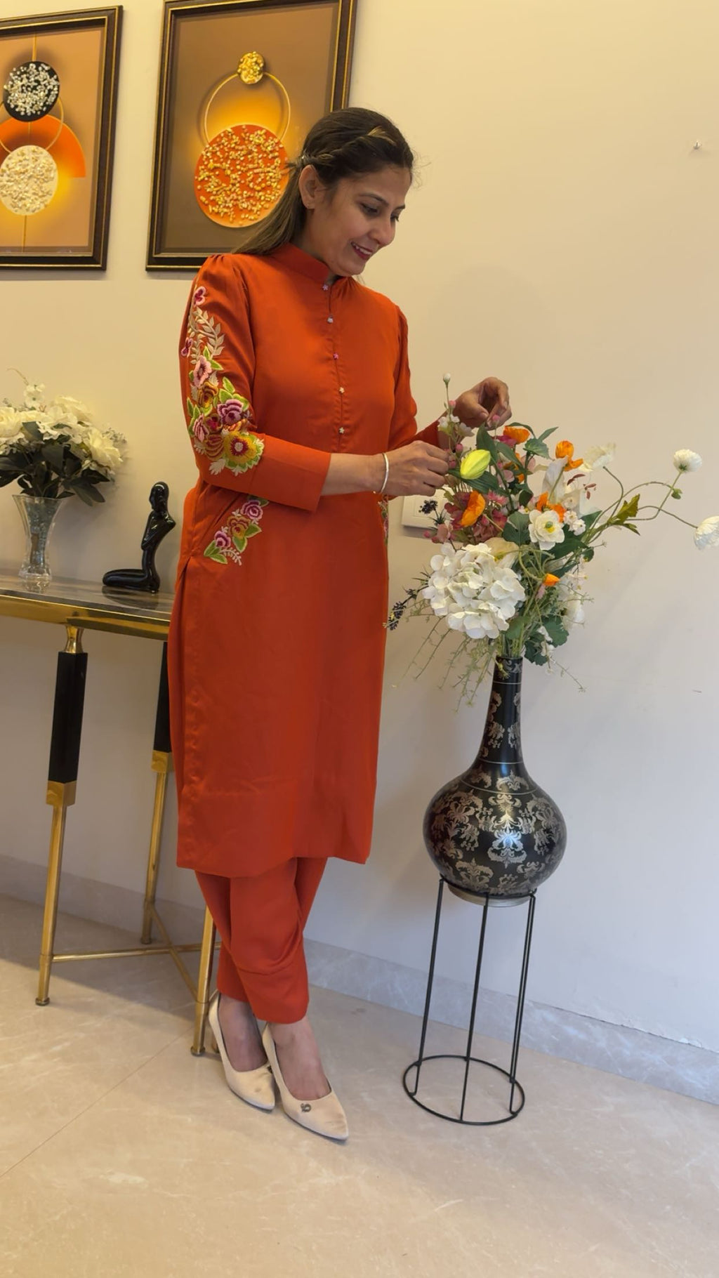 Cord set with heavy machine work on sleeves