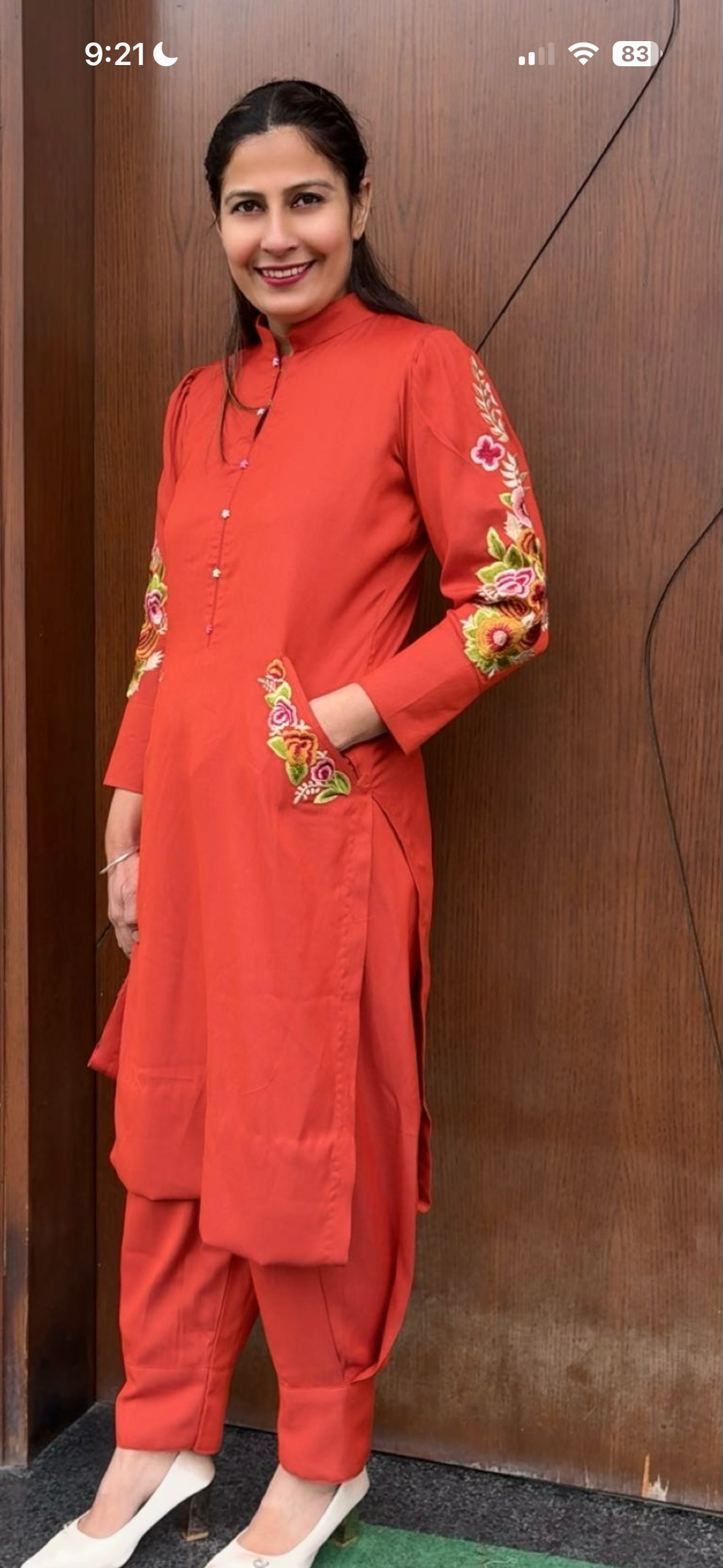 Cord set with heavy machine work on sleeves