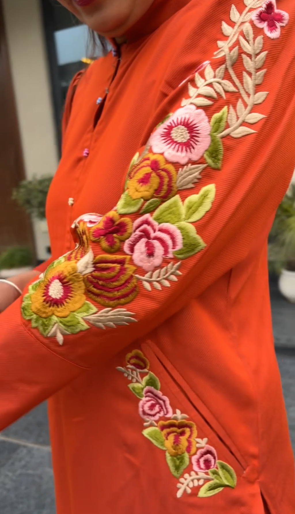 Cord set with heavy machine work on sleeves