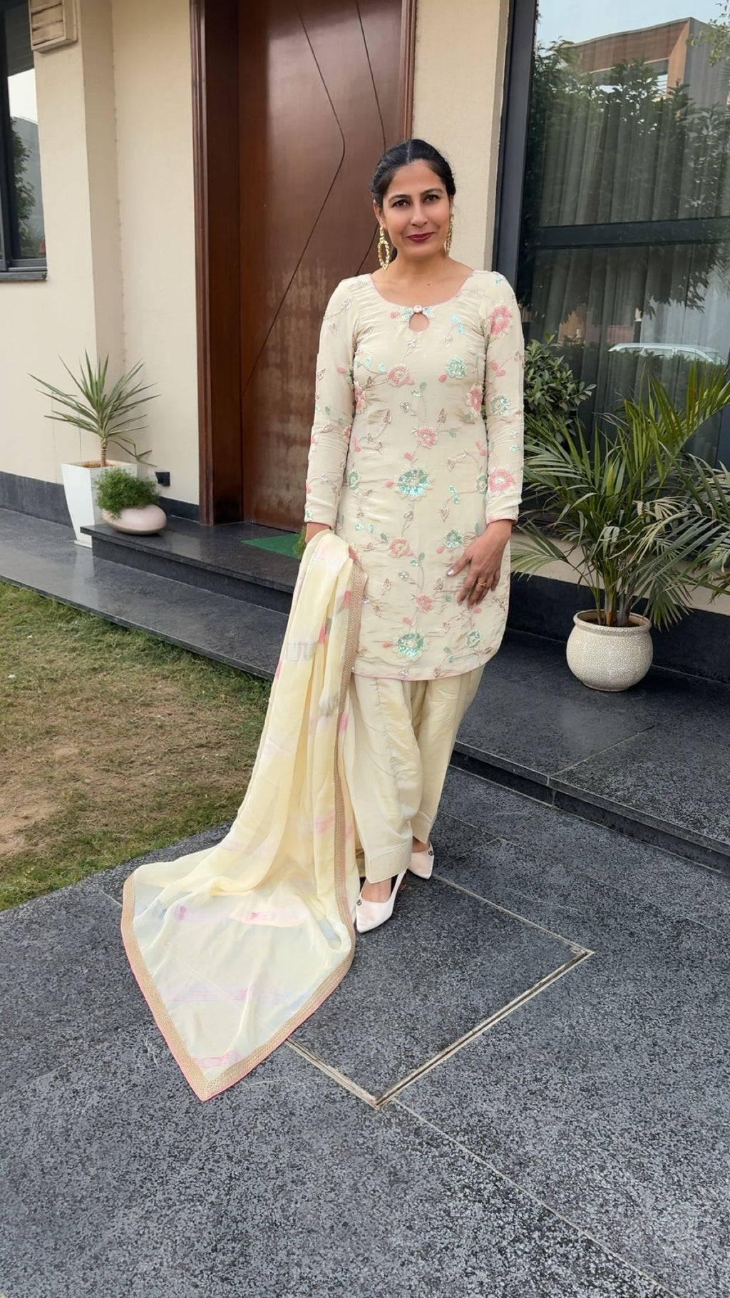 Handwork and machine work mix suit