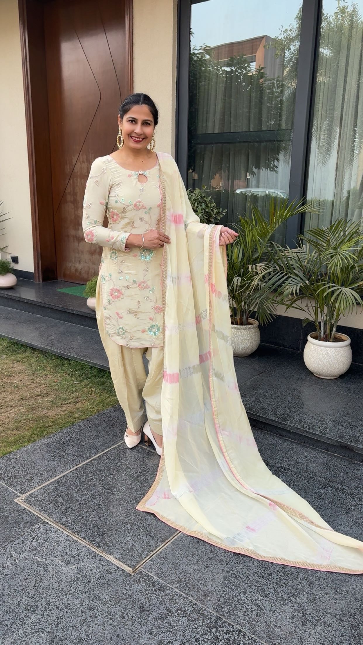 Handwork and machine work mix suit