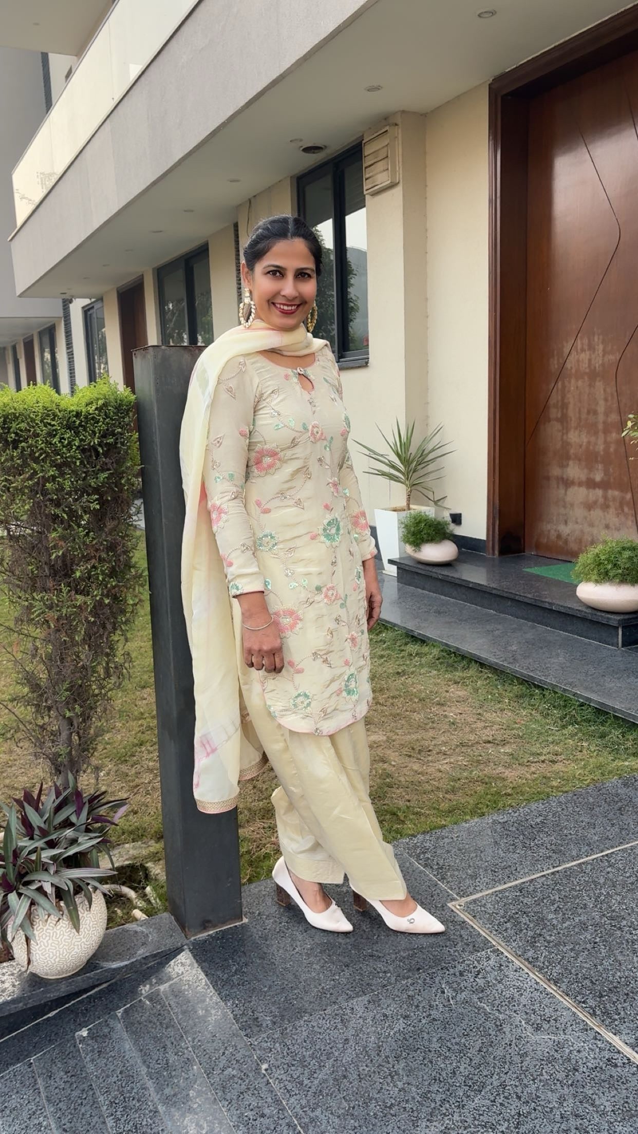 Handwork and machine work mix suit